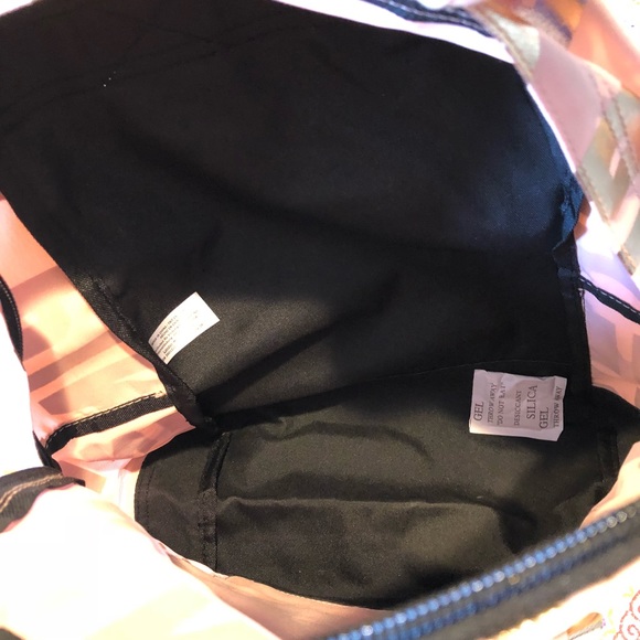 BNWT Pink VS  LE Pink Mini Backpack - Picture 7 of 8